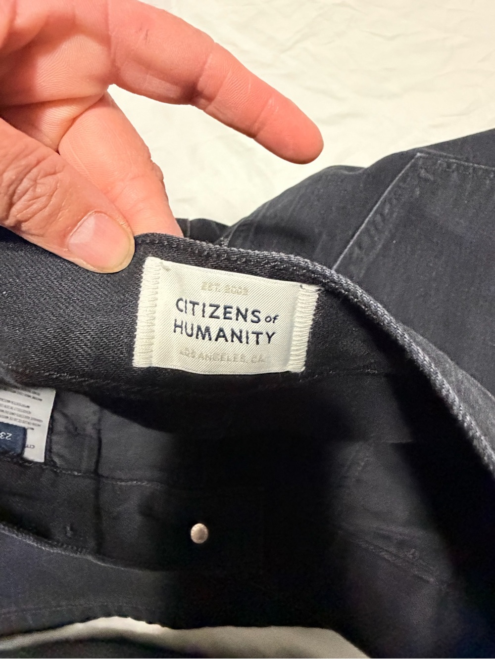 Anthropologie Citizens of Humanity Maritzy black pleated denim long shorts 23 - Picture 9 of 11